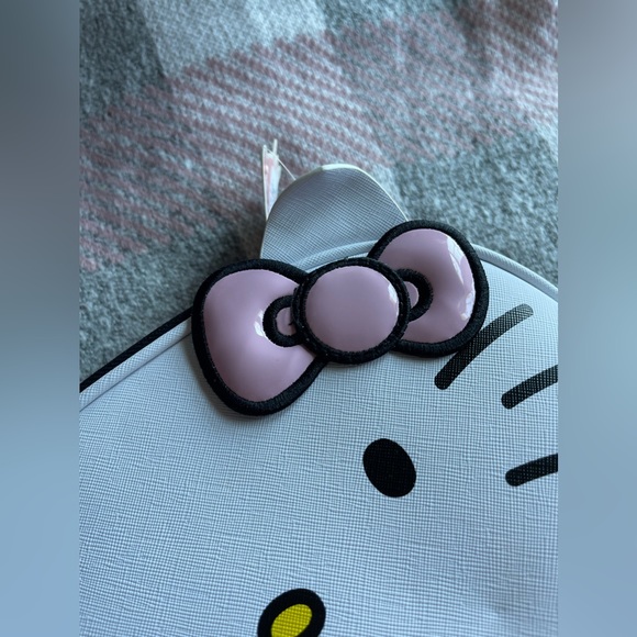 NWT Hello Kitty Makeup Bag - Picture 2 of 6